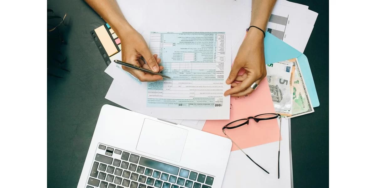 who pays gst on sale of commercial property | CJC Law